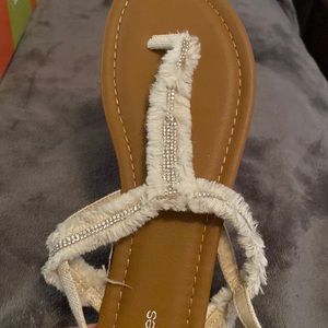 Brand new never wore Maurice’s